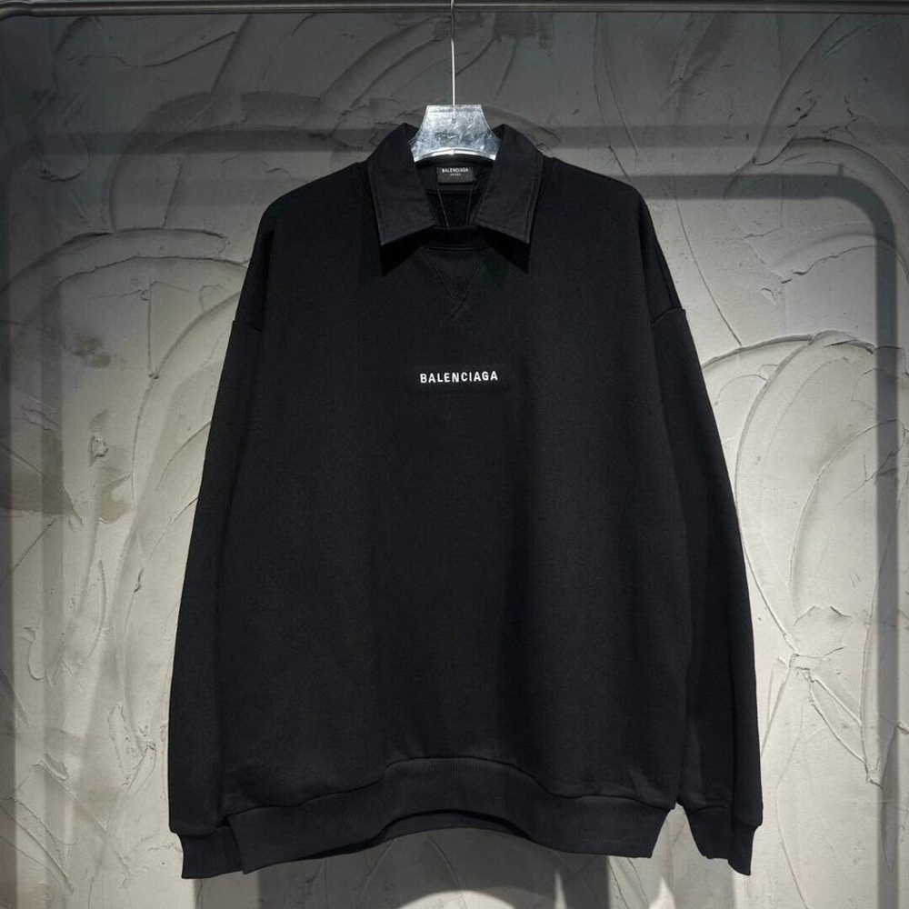 Balenciaga's new style shirt-necked patchwork faux two-piece hoodie